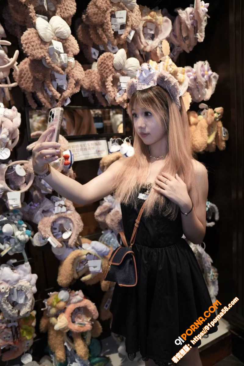 武汉大学极品校花赵婉充 ...（2）
